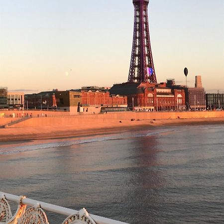 The Wellington House Hotel Blackpool Esterno foto