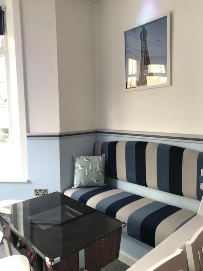 The Wellington House Hotel Blackpool Esterno foto